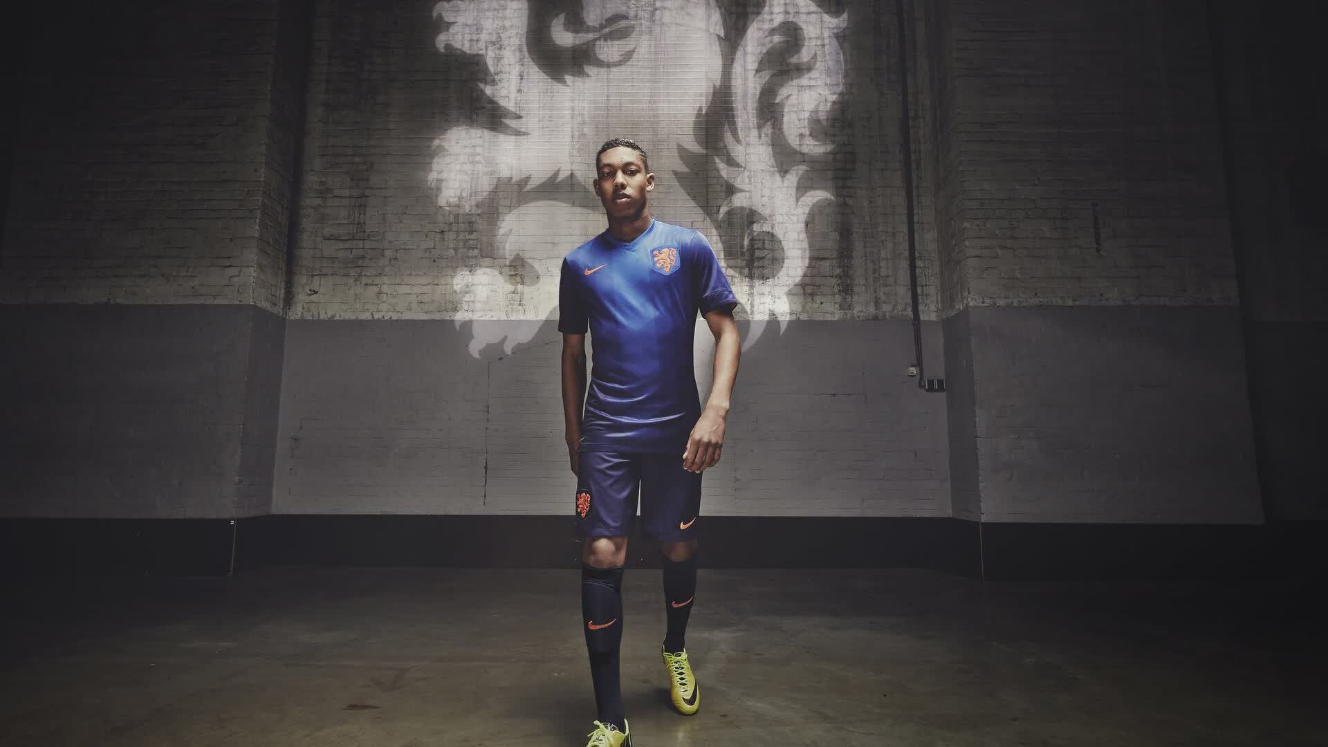 九游娱乐平台-三线告捷，阿森纳英超领跑，C罗纪录延续，雄鹿季后赛强势回暖